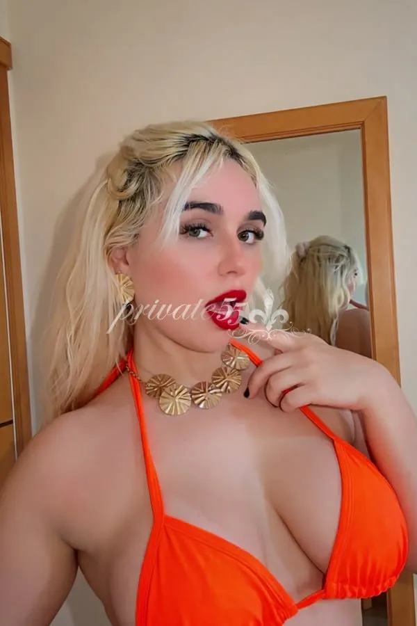 Photo of Luana Mendes