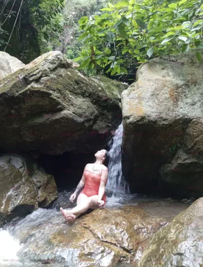 Foto número 3: Esta imagén muestra el cuerpo de una prepago en Colombia