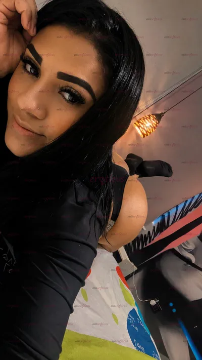 Morena Voluptuosa