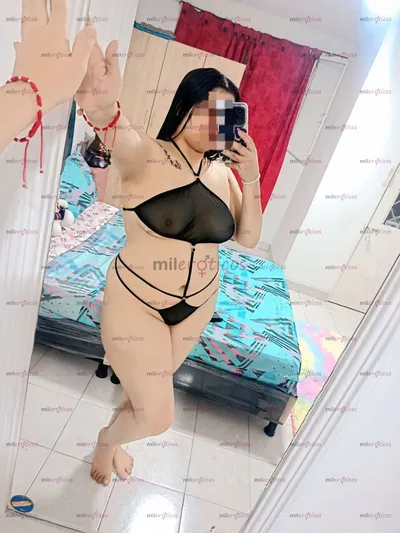 Pelinegra Curvy